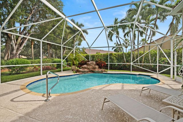 690 Fox Creek Ct, Weston, FL 33327