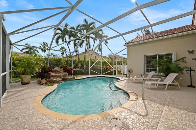 690 Fox Creek Ct, Weston, FL 33327