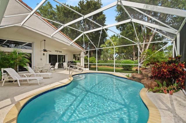 690 Fox Creek Ct, Weston, FL 33327