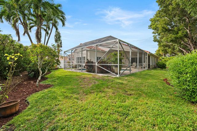 690 Fox Creek Ct, Weston, FL 33327