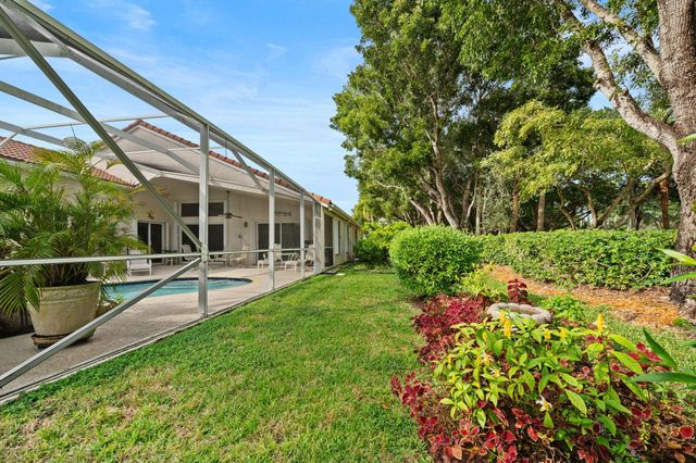 690 Fox Creek Ct, Weston, FL 33327