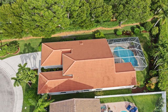 690 Fox Creek Ct, Weston, FL 33327