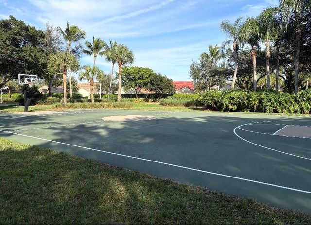 690 Fox Creek Ct, Weston, FL 33327