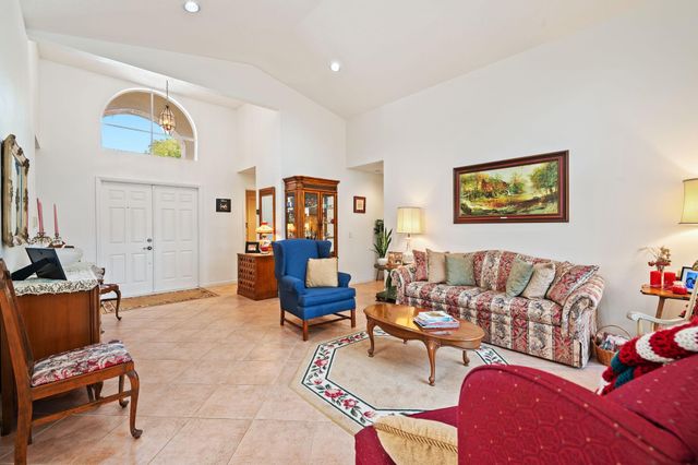 690 Fox Creek Ct, Weston, FL 33327