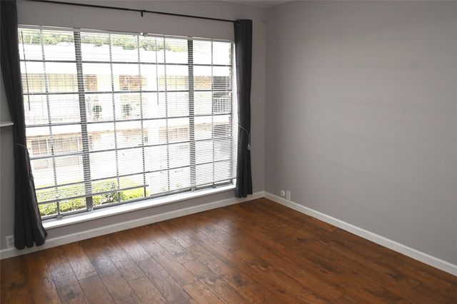 2101 Fountain View Drive 38C, Houston, TX 77057