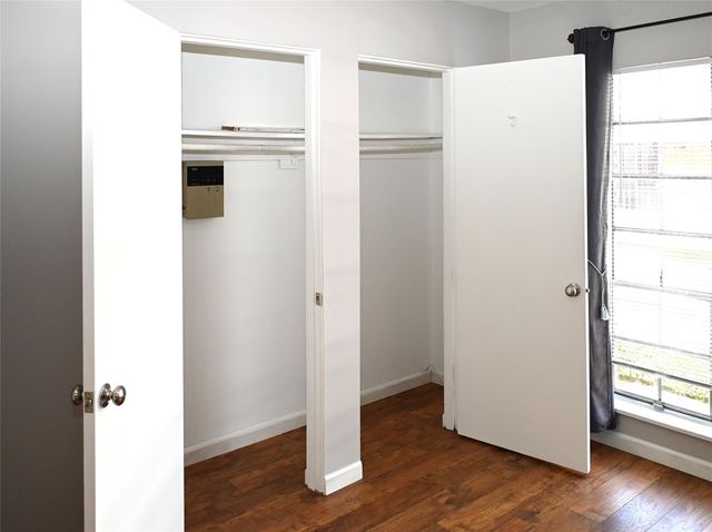 2101 Fountain View Drive 38C, Houston, TX 77057