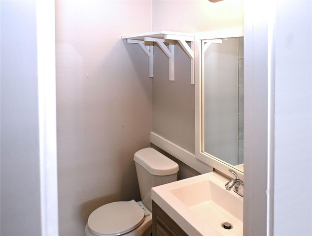 2101 Fountain View Drive 38C, Houston, TX 77057