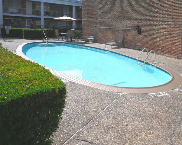 2101 Fountain View Drive 38C, Houston, TX 77057