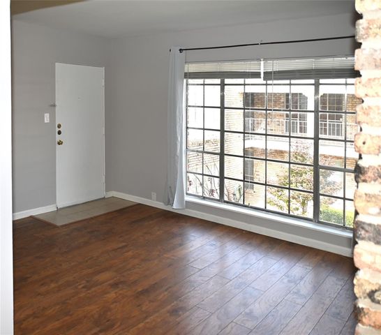 2101 Fountain View Drive 38C, Houston, TX 77057