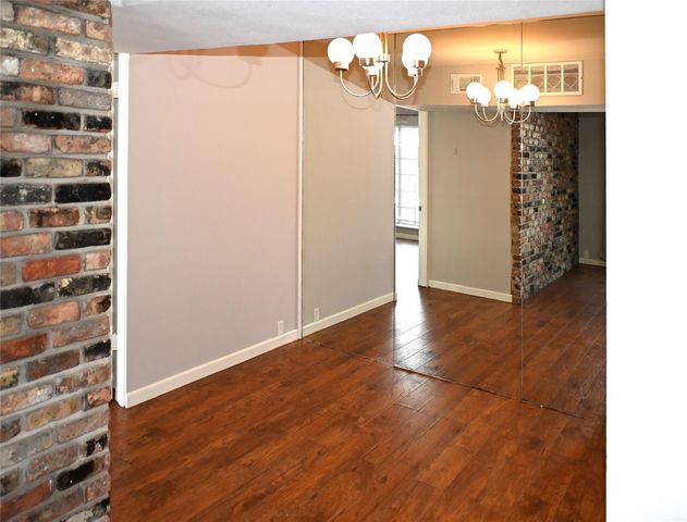 2101 Fountain View Drive 38C, Houston, TX 77057