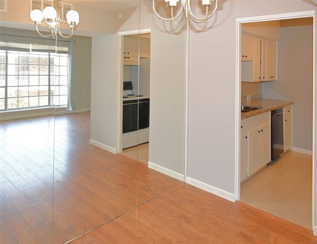 2101 Fountain View Drive 38C, Houston, TX 77057