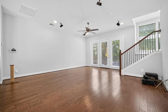 2811 Clay Street, Houston, TX 77003