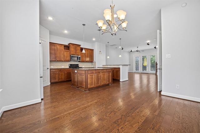 2811 Clay Street, Houston, TX 77003