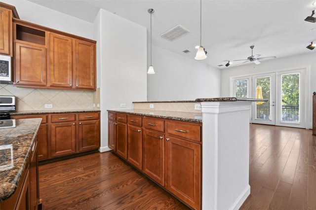 2811 Clay Street, Houston, TX 77003