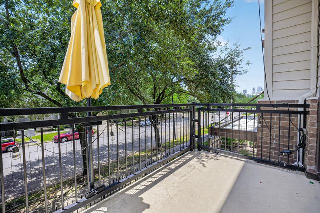 2811 Clay Street, Houston, TX 77003