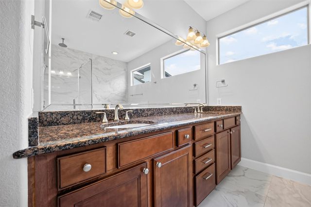 2811 Clay Street, Houston, TX 77003