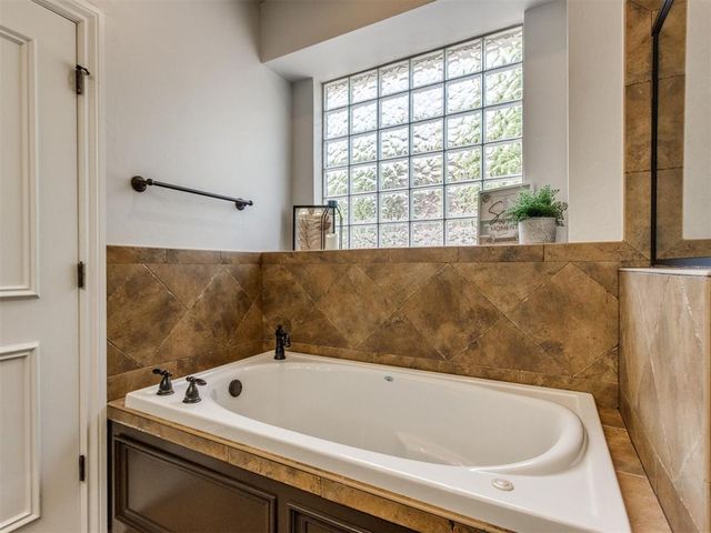 2816 Hardwick Road, Edmond, OK 73034