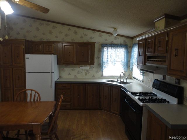 268 Highlands, Bedford Township, MI 48182