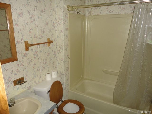 268 Highlands, Bedford Township, MI 48182