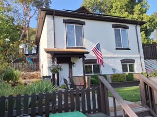 551 N 6th Avenue, Gold Hill, OR 97525