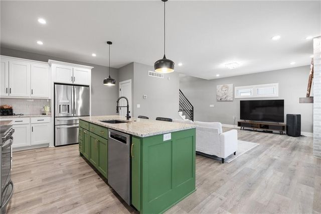 1225 Hillmann Lane, Warrensburg, MO 64093