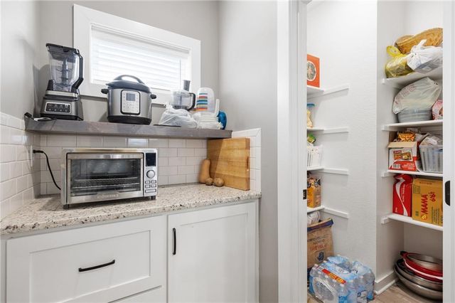 1225 Hillmann Lane, Warrensburg, MO 64093