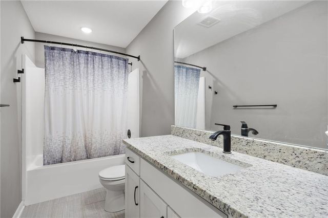 1225 Hillmann Lane, Warrensburg, MO 64093