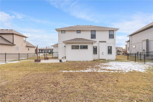 1225 Hillmann Lane, Warrensburg, MO 64093