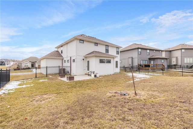 1225 Hillmann Lane, Warrensburg, MO 64093