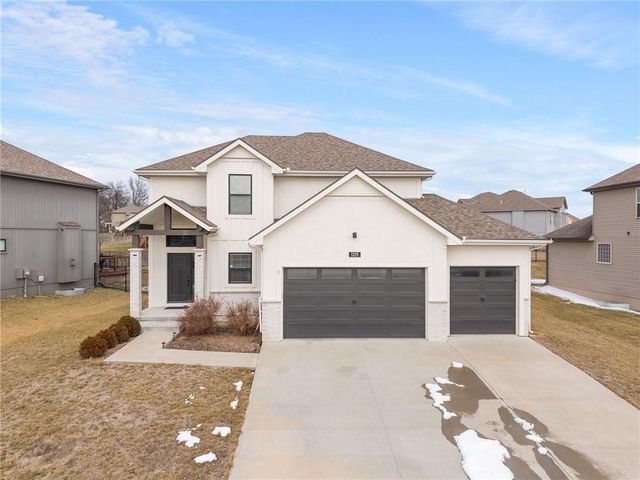 1225 Hillmann Lane, Warrensburg, MO 64093