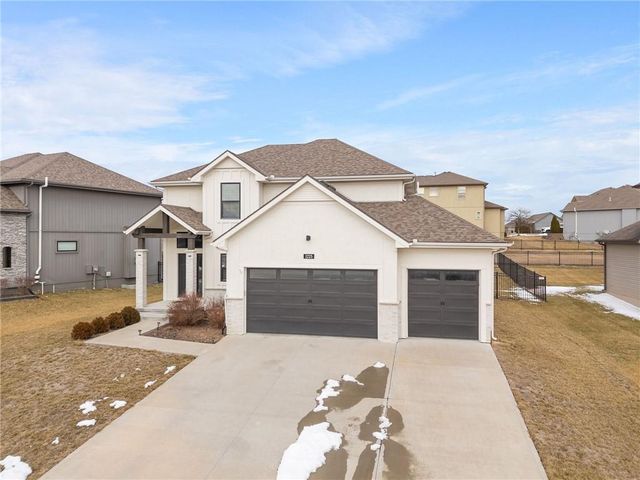 1225 Hillmann Lane, Warrensburg, MO 64093