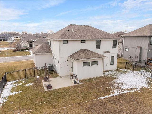 1225 Hillmann Lane, Warrensburg, MO 64093