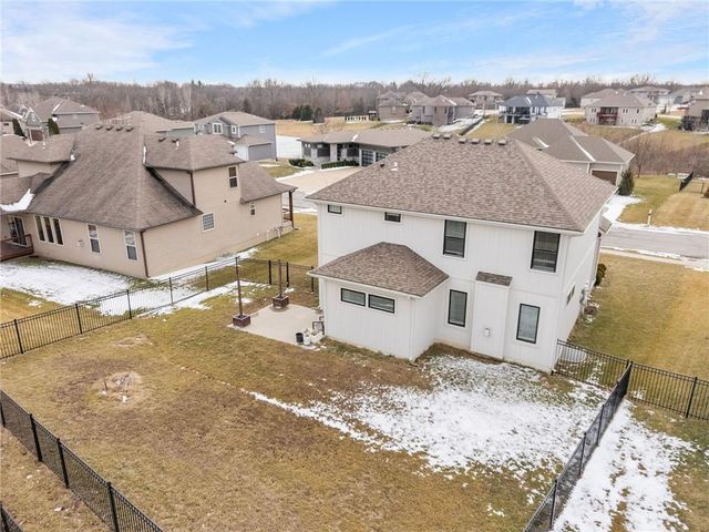 1225 Hillmann Lane, Warrensburg, MO 64093