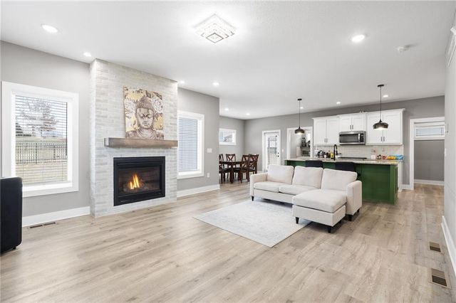 1225 Hillmann Lane, Warrensburg, MO 64093