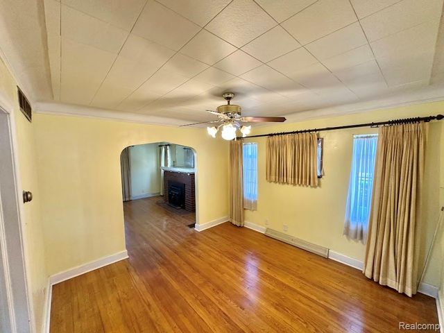 7502 Coolidge, Center Line, MI 48015