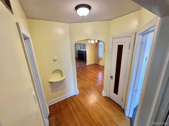 7502 Coolidge, Center Line, MI 48015