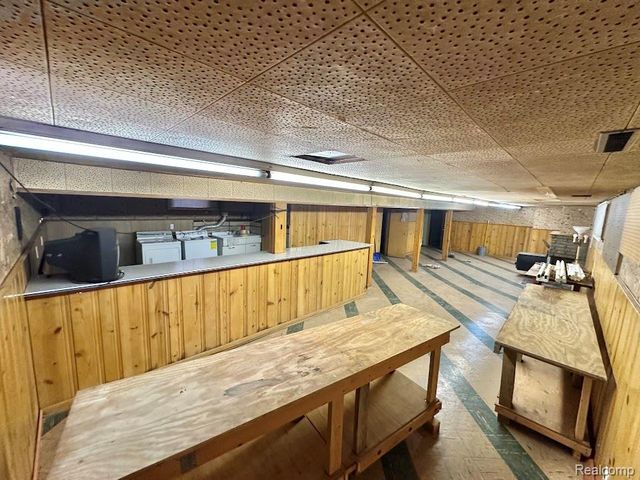 7502 Coolidge, Center Line, MI 48015