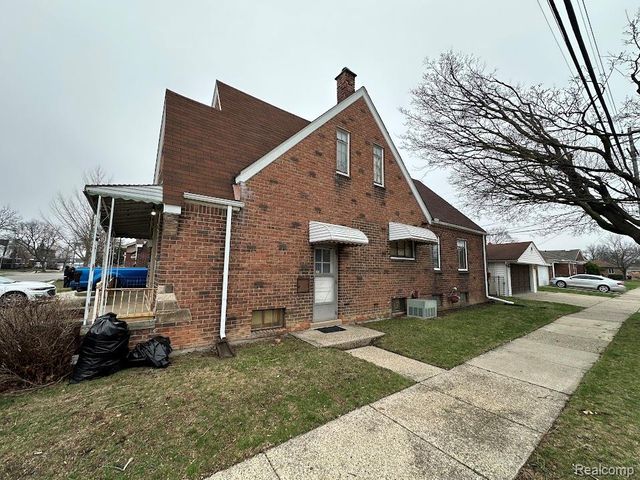 7502 Coolidge, Center Line, MI 48015