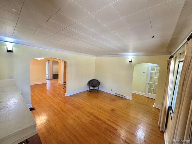 7502 Coolidge, Center Line, MI 48015