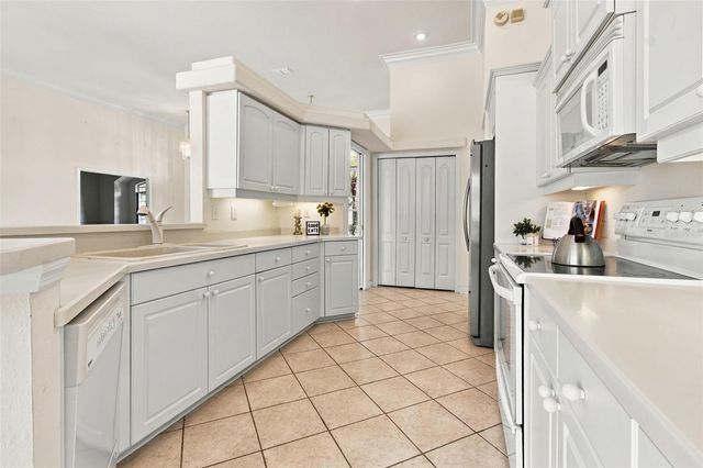 1301 FOX CHAPEL DRIVE, Lutz, FL 33549