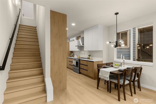 1127 C 10th Avenue E, Seattle, WA 98102