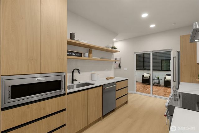 1127 C 10th Avenue E, Seattle, WA 98102