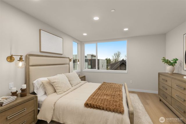 1127 C 10th Avenue E, Seattle, WA 98102