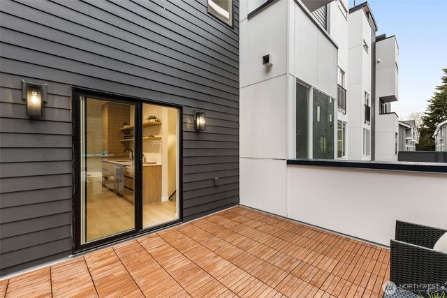 1127 C 10th Avenue E, Seattle, WA 98102