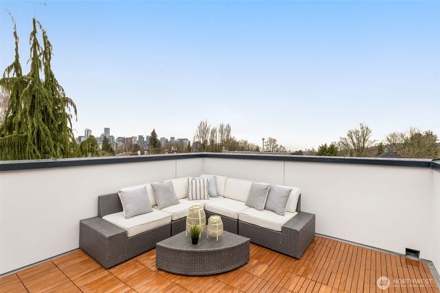 1127 C 10th Avenue E, Seattle, WA 98102