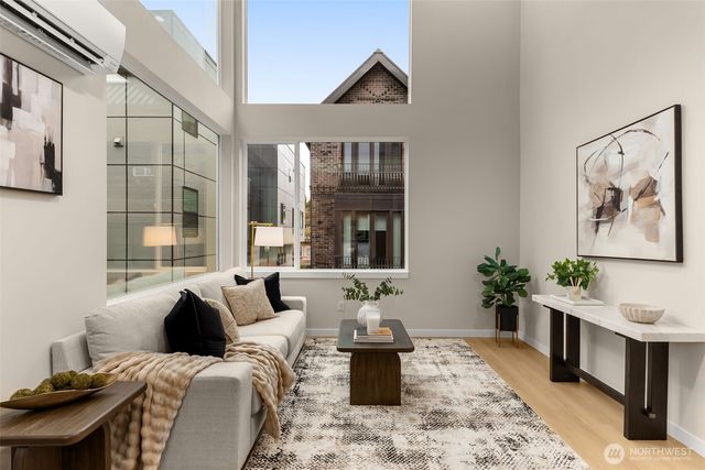 1127 C 10th Avenue E, Seattle, WA 98102