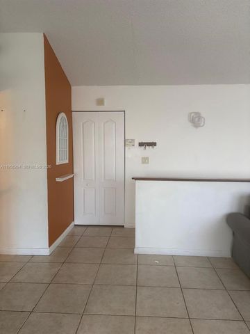 9980 NW 9th St Circle 204, Miami, FL 33172