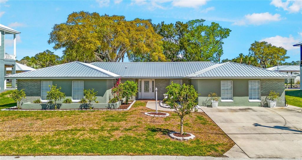3929 N SAGOMON POINT, Crystal River, FL 34428