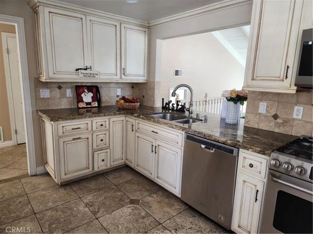 407 Thunderbird Court, Fullerton, CA 92835