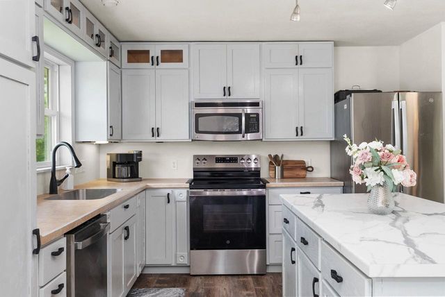 401 Linda Road, Mount Horeb, WI 53572